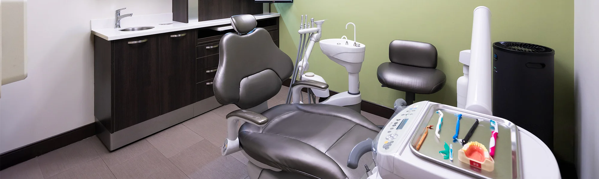 images/banner-our-office.webp